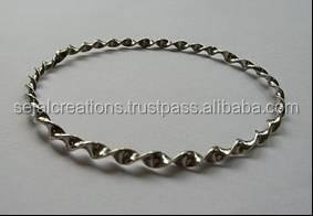Pulsera de plata de ley con diseño simple, brazalete ligero - Product Image 1