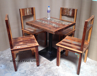 Tables et chaises de restaurant en bois récupéré à usage domestique pour meubles de maison
