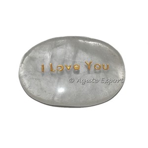 Pierre en cristal de quartz gravée avec le mot « Je t'aime » : Pierre gravée personnalisée - Product Image 1