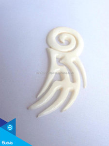 Bijoux tribaux faits à la main de style ethnique en os sculpté pendentifs en jade en coquille décorative recyclée porte-clés cadeau pour enfants - Product Image 3