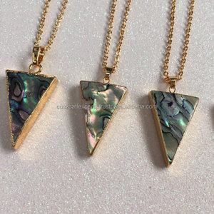 จี้ทรงสามเหลี่ยมเปลือกหอยเป๋าฮื้อธรรมชาติชุบทอง24K ฝังแฟชั่นทำด้วยมือ - Product Image 1