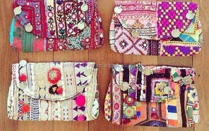 Sac à main à rabat en tissu de coton artisanal Banjara KAMARVY avec broderie tendance pour femmes - Product Image 2