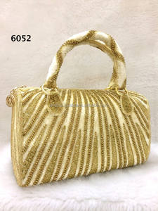 Sac à main en velours Anshul Bijoux pour femmes, idéal pour les mariages indiens et africains - Product Image 1