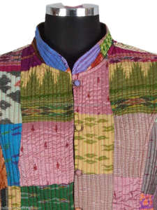 Chaqueta Kantha de Seda Patola con Diseño Vintage de Patchwork Indio, Chaqueta Kantha con Mangas Largas Florales, Abrigo Reversible para Mujer, Chaqueta Gudri - Product Image 2