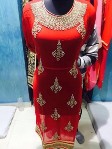 ราคาขายส่ง ชุดสาหรี่กะมีซเด็กผู้หญิง 3 ชิ้น ดีไซน์อินเดีย ชุดออกแบบสไตล์อนารกาลี สำหรับงานปาร์ตี้ ทรงกระโปรงทรงเอ ตัดเย็บแบบตรง - Product Image 2