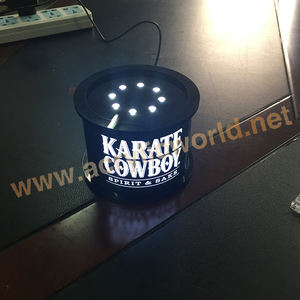 Présentoir personnalisé pour bouteilles de vin en acrylique Pop Led/étagère de bar pour porte-bouteilles à lumière Led/support pour bouteilles d'alcool de bar - Product Image 1