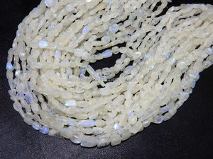 Perles de pierre de lune arc-en-ciel feu bleu pépites de cristal lisse brins perles de pierre en vrac pour l'utilisation de bijoux - Product Image 3