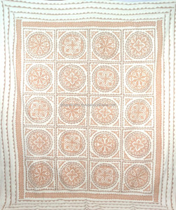 Couvre-lit indien beige Patchwork Kantha Quilt fait à la main Kantha Rali - Product Image 1