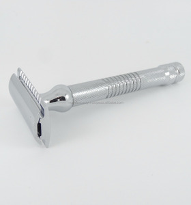 Rasoir de sécurité à peigne ouvert papillon - Product Image 3