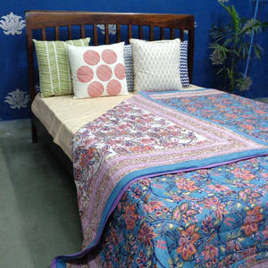 ผ้าห่มผ้าฝ้ายพิมพ์ลายบล็อกมือสีฟ้าทำด้วยมือโดยช่างฝีมือชาวอินเดียซักได้สำหรับใช้ในโรงแรม - Product Image 4