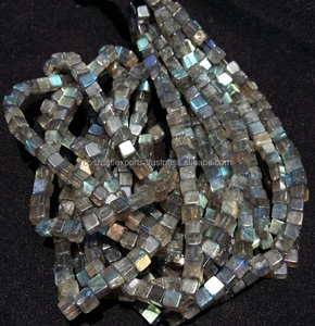 Perles carrées en pierre précieuse de labradorite, couleur bleu flash lisse, 4 mm 4,5 mm, taille du brin, certifiées par un tiers, Coszcalt Exports - Product Image 5