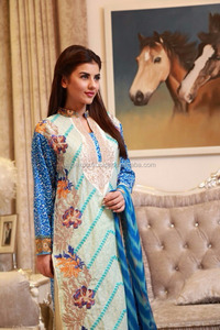 Trajes de césped para mujer de diseñador pakistaní en material de algodón de Lahore - Product Image 6