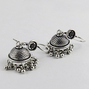 Boucles d'oreilles en forme de Jhumka, en argent 925 sterling, style bohème chrétien, pour les occasions de mariage et d'anniversaire - Product Image 4