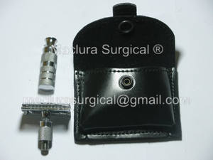 Rasoir de voyage sûr avec lame en acier inoxydable avec étui en cuir - Product Image 2