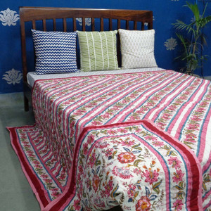 Elegante edredón de algodón orgánico tamaño Queen, diseño de flores con estampado de bloques hecho a mano para hoteles, salida de fábrica, precio bajo, última colección - Product Image 4