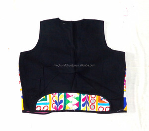 Gilet indien fait main brodé de Kutch, grande taille pour femmes, sans manches, écologique, 100% coton, respirant, pour les fêtes d'été - Product Image 3