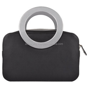 Bolsa de cosméticos de viaje en cuero para artículos de tocador y maquillaje Bolsas y estuches de cosméticos - Product Image 2