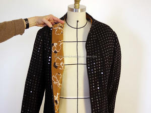 Blouson bomber long à sequins pour femme avec rembourrage en polyester, fermeture éclair sur le devant et poignets côtelés, finition matelassée pour les soirées dansantes - Product Image 3