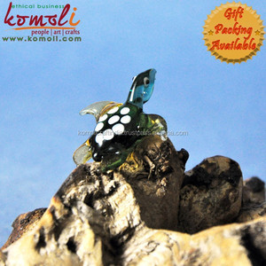 Pendentif tortue de mer, bijou en verre de Murano, jeu au chalumeau - Product Image 2