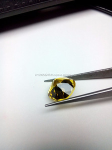 Moissanite en vrac traitée thermiquement, créée en laboratoire, vert émeraude et rayonnante. - Product Image 5