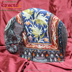 Couvre-théière en forme d'éléphant fait à la main, produit brodé - Product Image 2