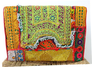Pochette vintage brodée Kutch pour femmes Banjara pour dames, sac à bandoulière de style indien, accessoire de mode - Product Image 5