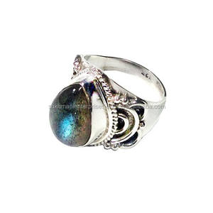 Bague en labradorite bleue naturelle en argent sterling pur fait à la main de style bohème - Product Image 1