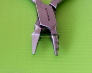 Pince à cintrer en <span class=keywords><strong>tweed</strong></span> de qualité médicale allemande en acier inoxydable de haute qualité pour laboratoire dentaire