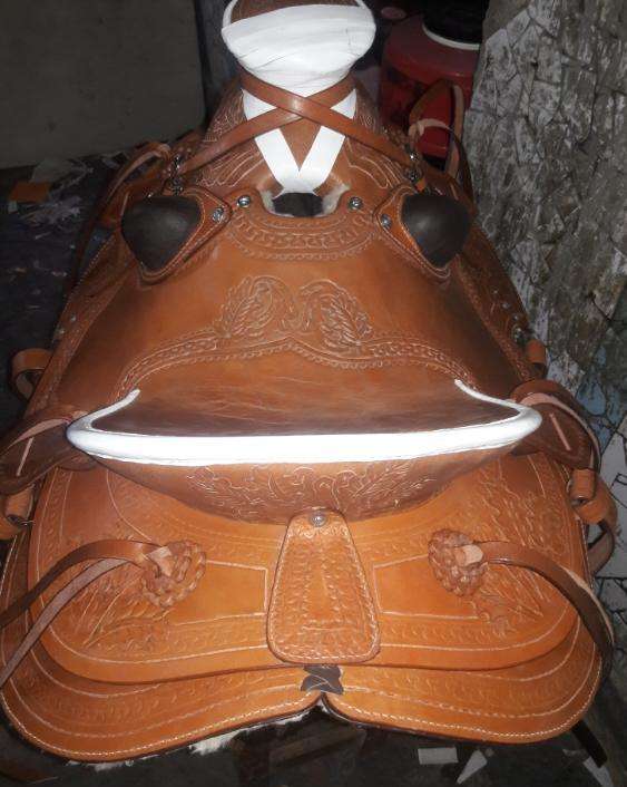 สีน้ำตาล