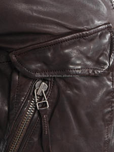 Elegante chaqueta de cuero marrón chocolate para mujer Elegante ropa de abrigo clásica para invierno y todas las estaciones - Product Image 4