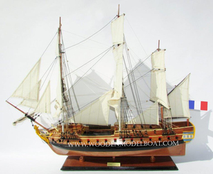 Maquette de Grand Voilier La Fayette Hermione en Style Nautique Maquette de Grand Voilier en Bois Peint à la Main - Product Image 1