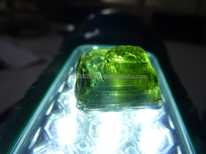 Pierre de tourmaline verte rose, naturelle - Product Image 3