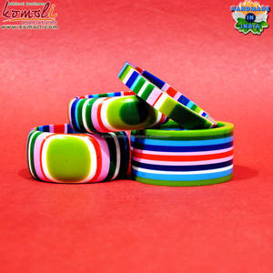 Pulsera de joyería personalizada de resina colorida multicapa - Product Image 5