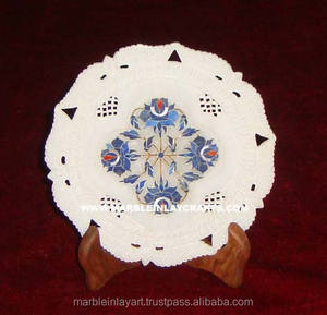 Belle assiette ronde colorée en marbre incrusté - Product Image 1