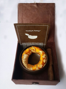 ชามร้องเพลงสไตล์ธิเบตทำจากทองสัมฤทธิ์บำบัดด้วยเสียงลึกสลักแกะสลักสำหรับฝึกสมาธิโยคะทำจากโลหะสีน้ำตาล - Product Image 4