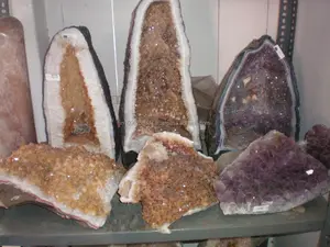 Geodes黄水晶和紫水晶