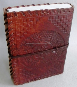 สมุดบันทึกโบราณหนังสีน้ำตาลสลักลายนูนแบบคลาสสิกไดอารี่เนื้อแข็งสลักด้วยมือ B5ปิดแบบปลอดภัยสมุดรายวันร่างแบบรอยัลฮาวดาห์ - Product Image 2