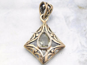 Adorable Colgante de Cuarzo Limón con Engaste de Plata de Ley 925, Joyería con Diseño de Garra, Lindo Regalo para Esposa - Ocasión de Aniversario - Product Image 2