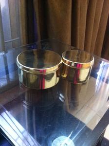 กระปุกเทียนทรงกระบอกทำมือจากทองเหลือง พร้อมการพิมพ์แบบ Letterpress สำหรับเทศกาลอีสเตอร์ - Product Image 3