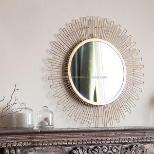 Espejo de pared de hierro con forma de sol - Product Image 1