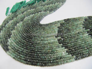 Perles de pierres précieuses émeraude de haute qualité en forme de cocarde coupe à facettes de couleur verte - Product Image 3