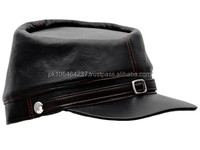 Gorra Plana Ajustable de Cuero Negro con Costuras Rojas y Hebilla Metálica, Estilo Punk Unisex, para Uso Casual al Aire Libre