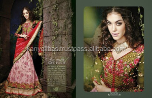 ชุดสัลวาร์ คามีซสำเร็จรูปสีชมพูจากปากีสถาน ยี่ห้อคันยา ลิบาส พร้อมงานปักมือและผ้าคลุมไหล่ผ้าลินินพิมพ์ลายสำหรับผู้หญิง - Product Image 3