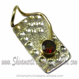 Dernière conception du fabricant Pendentif grenat en laiton et argent sterling 925 Diamant taille princesse Pendentifs de bijouterie fine vintage Charms - Product Image 2