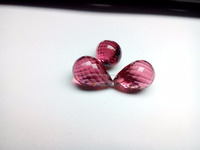 Pierres précieuses synthétiques rose aigue-marine et rubis, coupes poire et marquise, en vrac, avec traitement thermique et effet optique étoilé, 22,50 carats