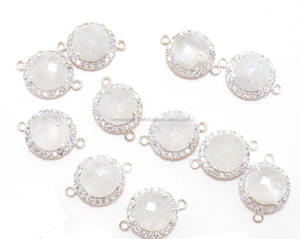 Zirconia cúbica de piedras preciosas de cuarzo arcoíris blanco de Plata de Ley 925 con conector de bisel de forma redonda chapada en plata - Product Image 1