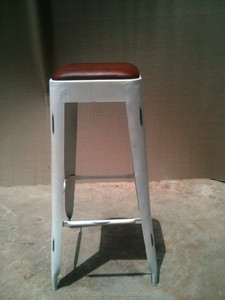 Tabourets de bar modernes vintage en métal avec siège en cuir rembourré Mobilier de salon et de maison - Product Image 3