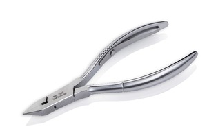 Nghia OMI ชุดแต่งเล็บ & เล็บเท้าสแตนเลส NB-102C กล่องกรรไกรตัดเล็บชุบโครเมี่ยมพร้อมบรรจุภัณฑ์พรีเมี่ยม - Product Image 6