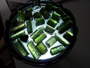 Pierres précieuses naturelles tourmaline pierres brutes brutes mélangées taille libre non coupée cristaux de guérison fabrication de bijoux de coupe de pierre - Product Image 5