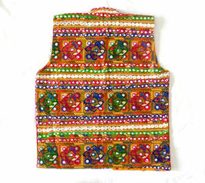 เสื้อแจ็คเก็ตผู้ชายปักลายหลากสีแบบดั้งเดิมของชนเผ่ายิปซีบันจารา ปี 2016 - เสื้อกั๊กสไตล์อินเดีย - เสื้อผ้าสำหรับงานนาฟราตรีขายส่ง - เสื้อโคติผู้ชาย - เสื้อแจ็คเก็ตผู้ชาย - Product Image 2